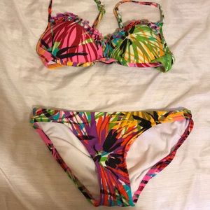 Bikini swimsuit with 2 bottoms!